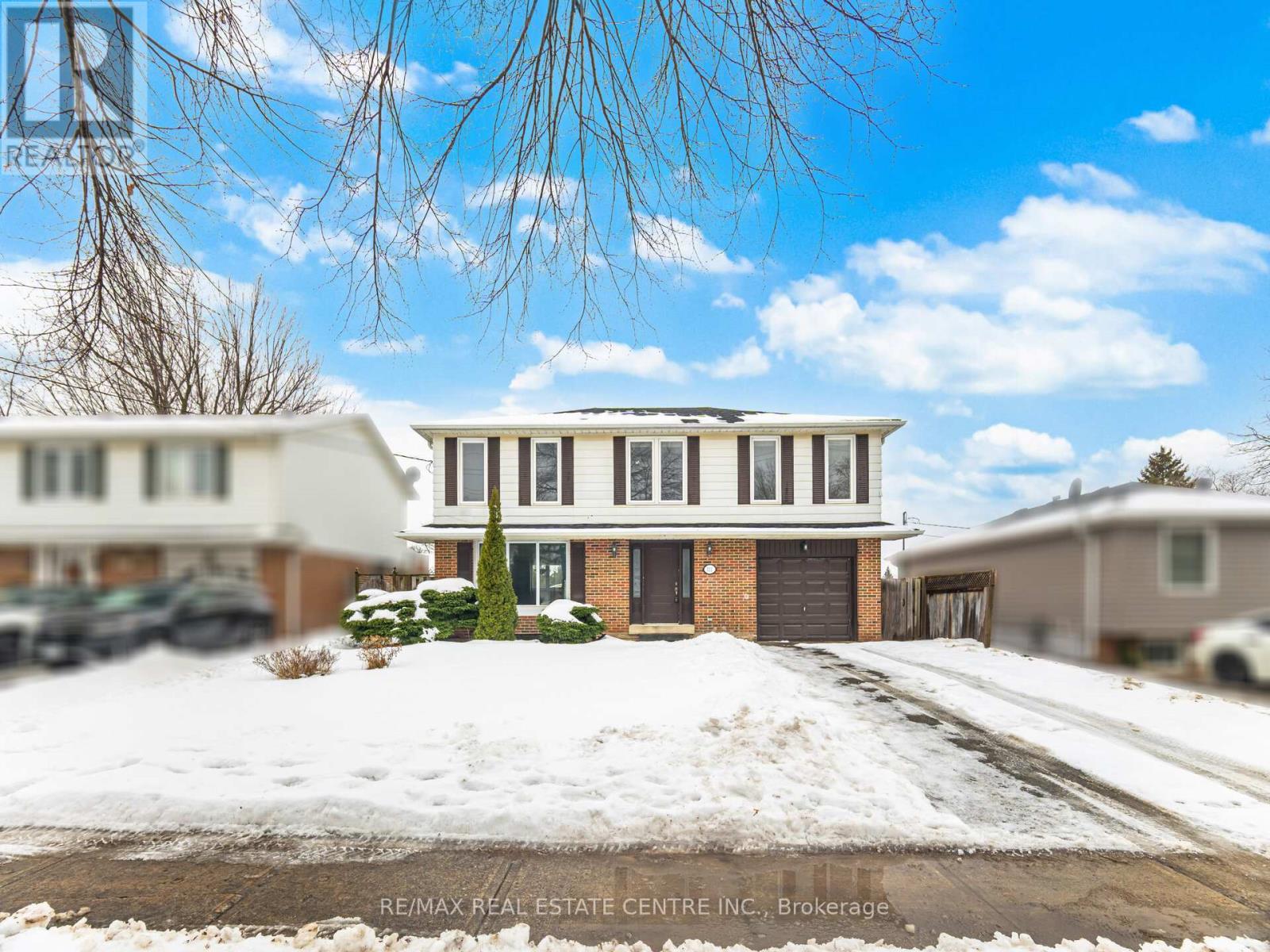 112 Mountainview Road S, Halton Hills (Georgetown), Ontario  L7G 4K6 - Photo 2 - W12681966