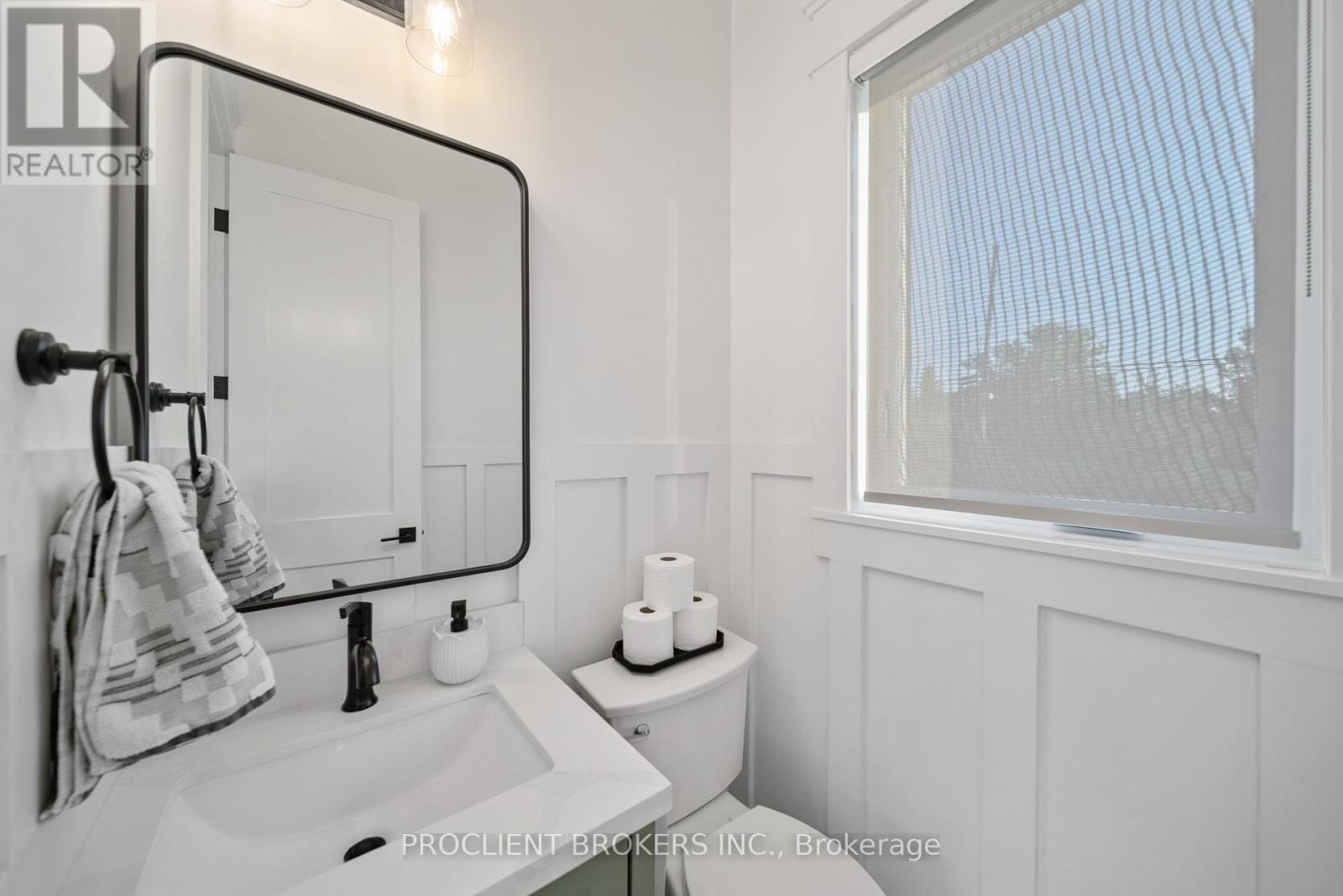 10223 Guelph Line, Milton, Ontario  L0P 1B0 - Photo 17 - W12685448