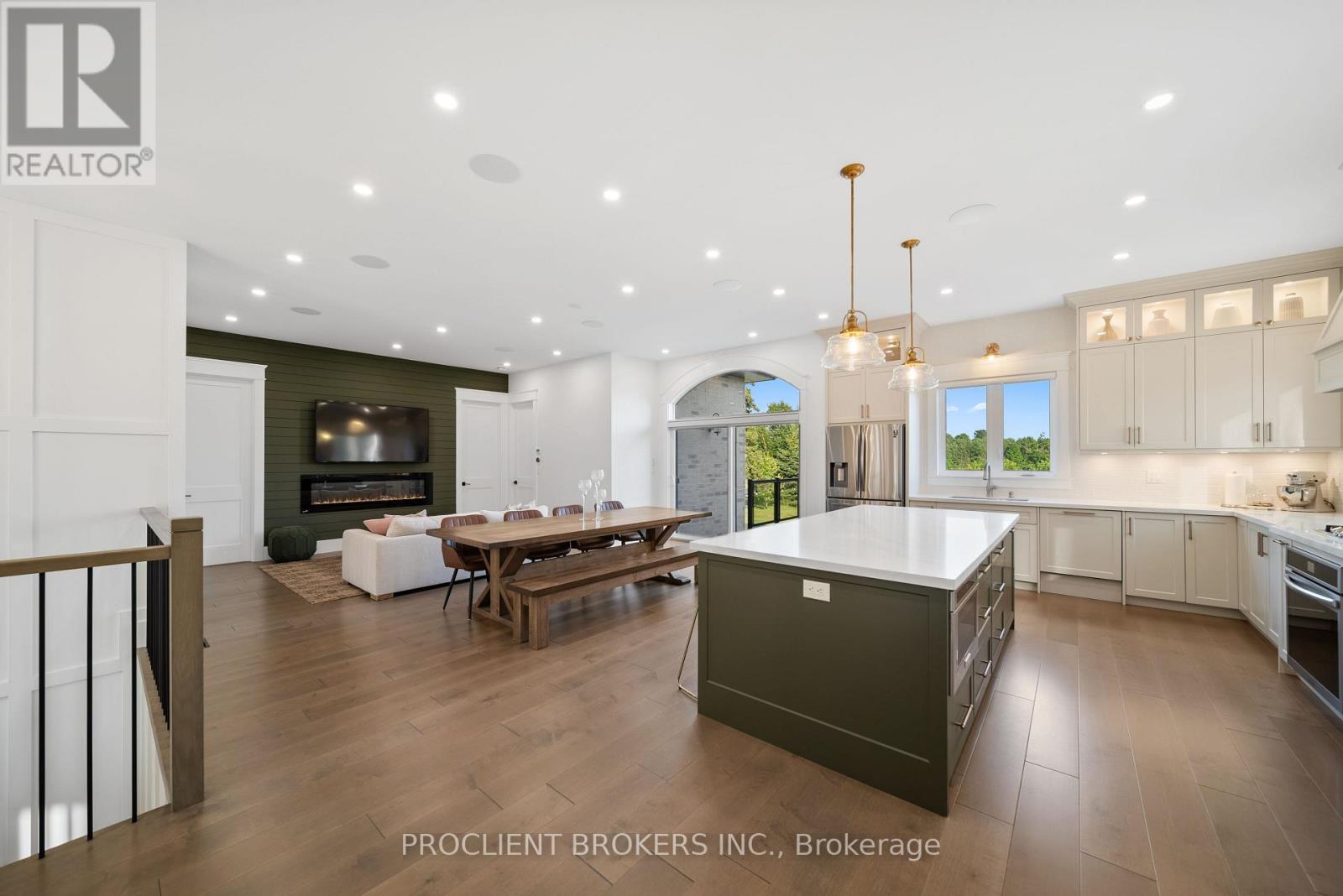 10223 Guelph Line, Milton, Ontario  L0P 1B0 - Photo 18 - W12685448