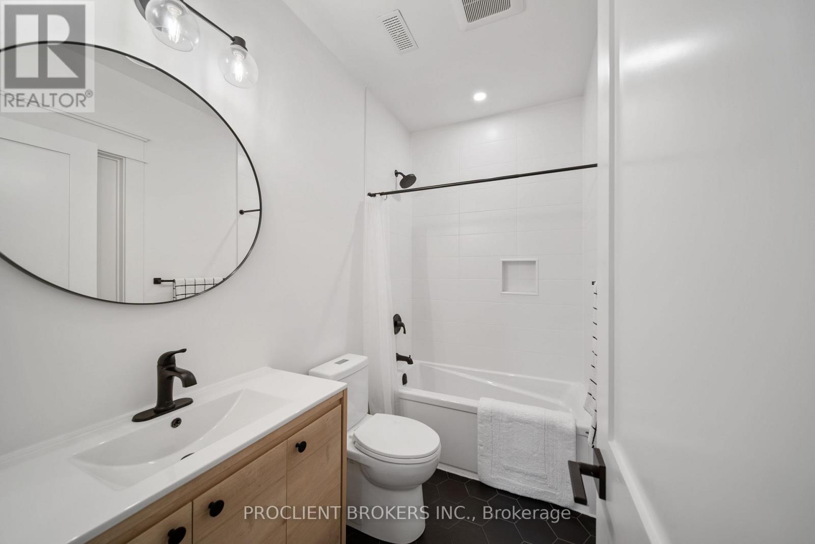 10223 Guelph Line, Milton, Ontario  L0P 1B0 - Photo 37 - W12685448