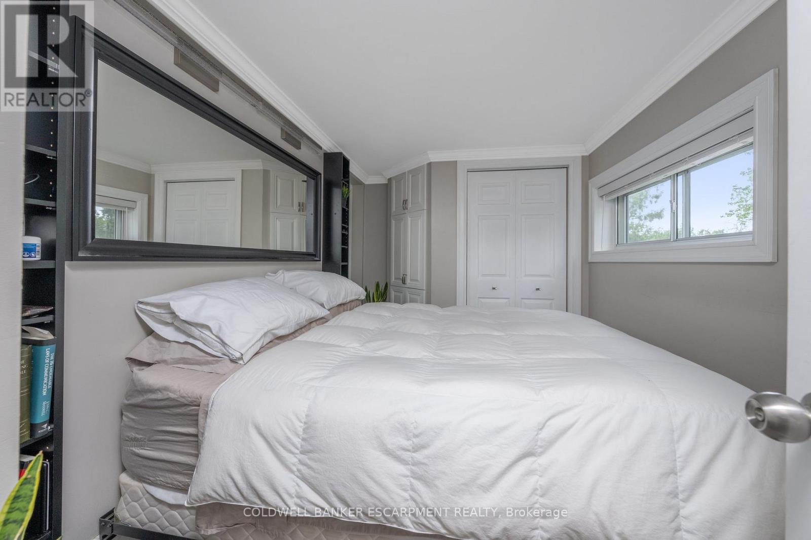 28 Main Street N, Halton Hills (Ac Acton), Ontario  L7J 1W1 - Photo 17 - W12687664