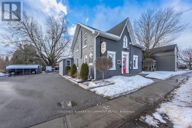 28 Main Street N, Halton Hills (Ac Acton), Ontario  L7J 1W1 - Photo 2 - W12687664