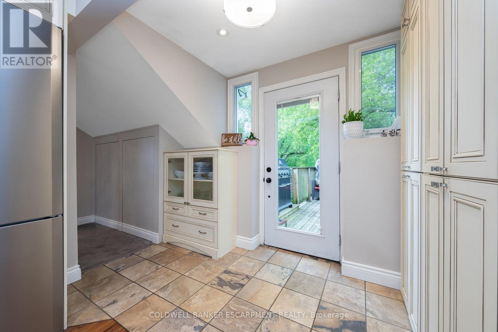 28 Main Street N, Halton Hills (Ac Acton), Ontario  L7J 1W1 - Photo 30 - W12687664