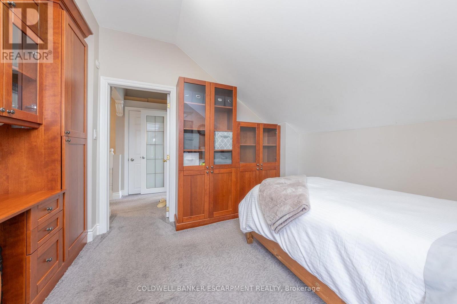 28 Main Street N, Halton Hills (Ac Acton), Ontario  L7J 1W1 - Photo 38 - W12687664