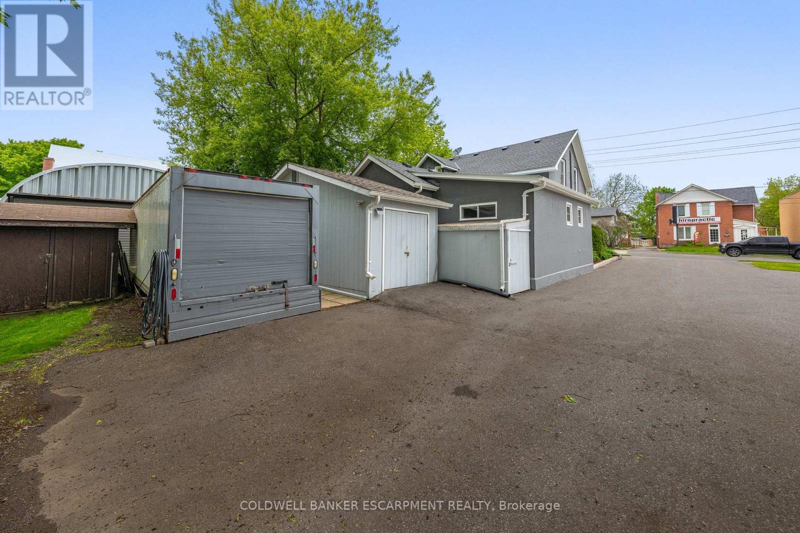 28 Main Street N, Halton Hills (Ac Acton), Ontario  L7J 1W1 - Photo 45 - W12687664