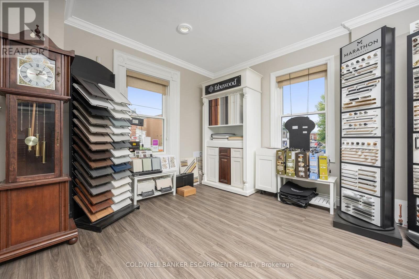 28 Main Street N, Halton Hills (Ac Acton), Ontario  L7J 1W1 - Photo 6 - W12687664