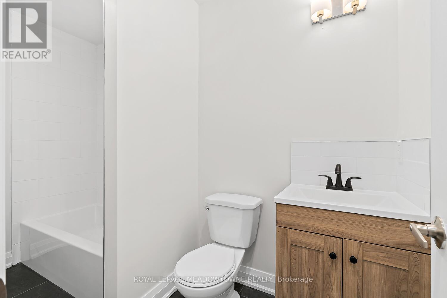 Unit 3 - 2 John Street, Halton Hills (Georgetown), Ontario  L7G 2J6 - Photo 11 - W12688200