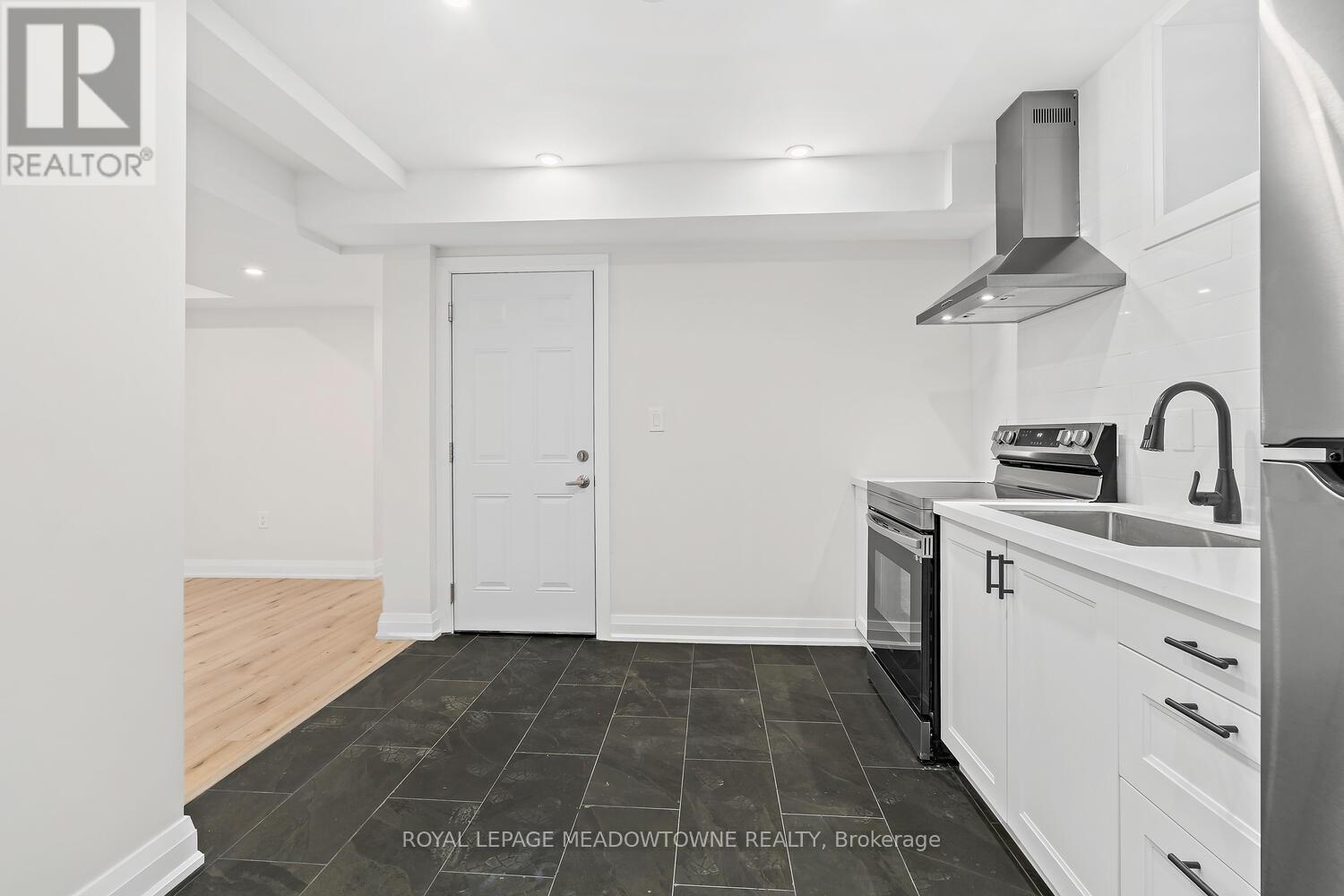 Unit 3 - 2 John Street, Halton Hills (Georgetown), Ontario  L7G 2J6 - Photo 6 - W12688200