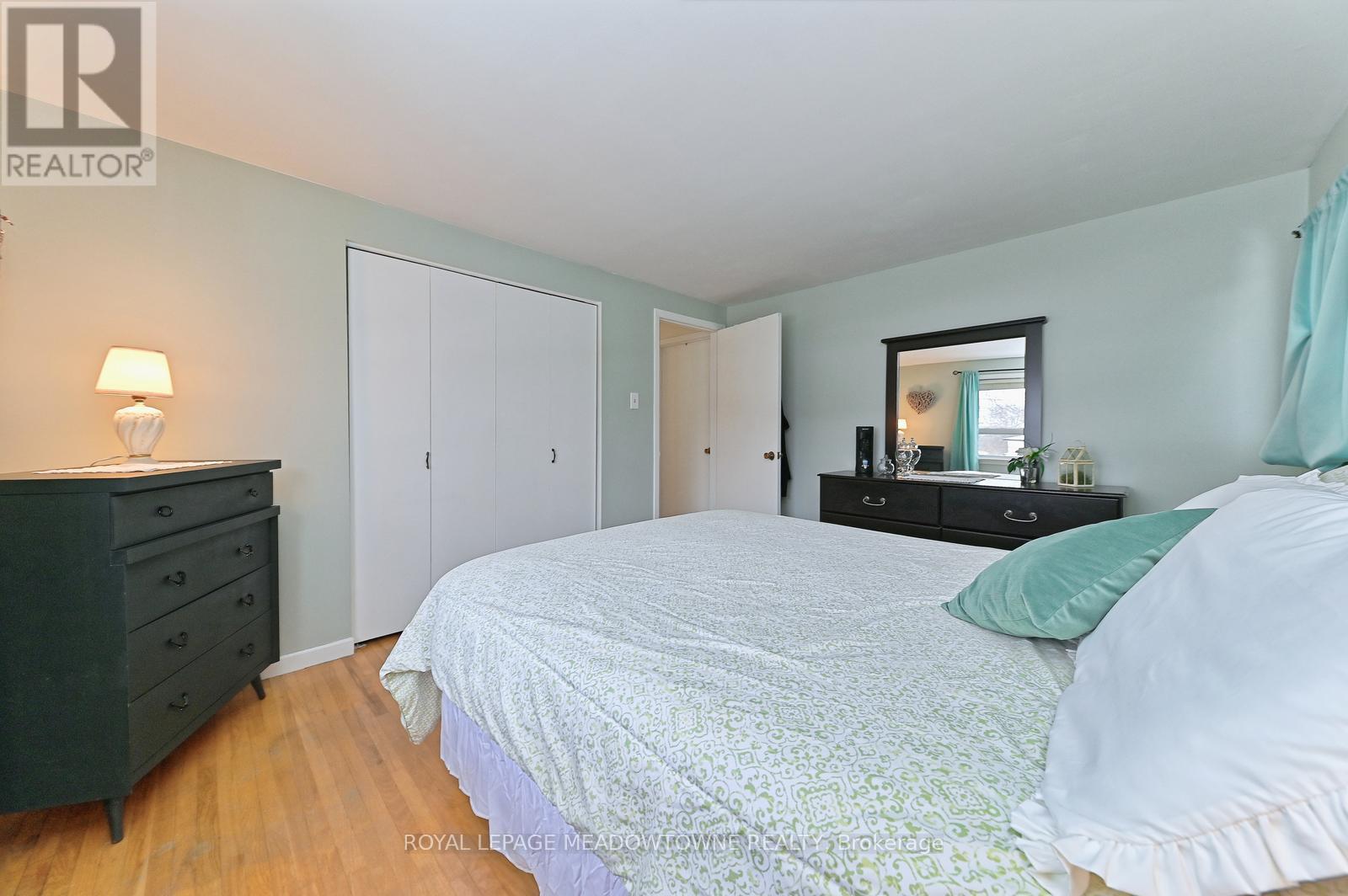 14 Moore Park Crescent, Halton Hills (Georgetown), Ontario  L7G 2T1 - Photo 19 - W12690042