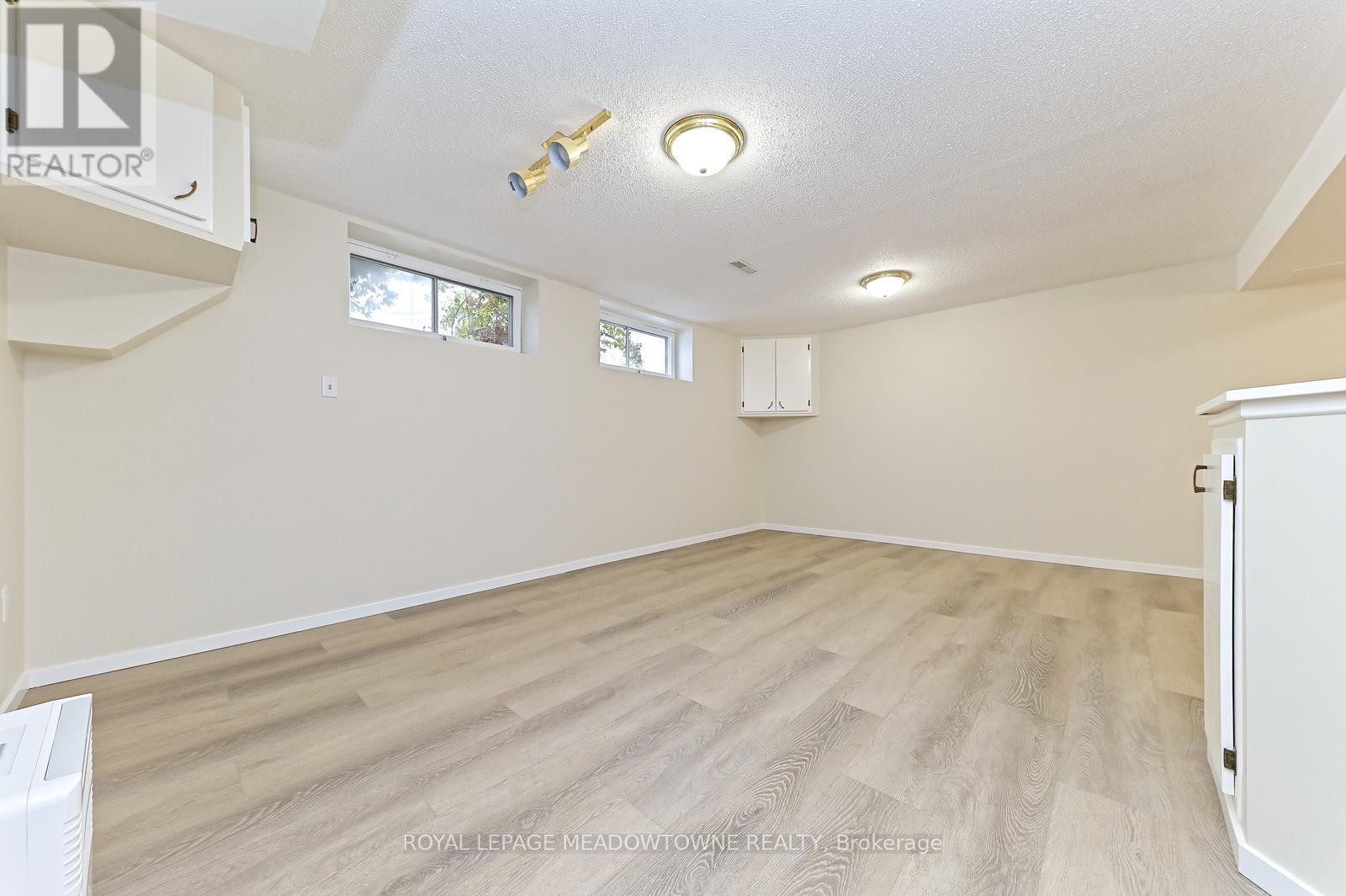 14 Moore Park Crescent, Halton Hills (Georgetown), Ontario  L7G 2T1 - Photo 24 - W12690042