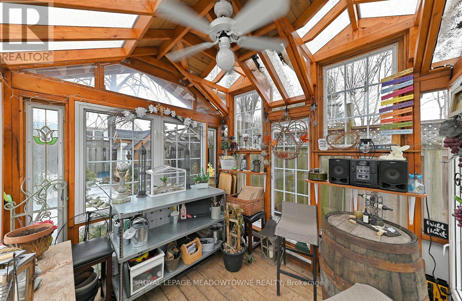 14 Moore Park Crescent, Halton Hills (Georgetown), Ontario  L7G 2T1 - Photo 6 - W12690042