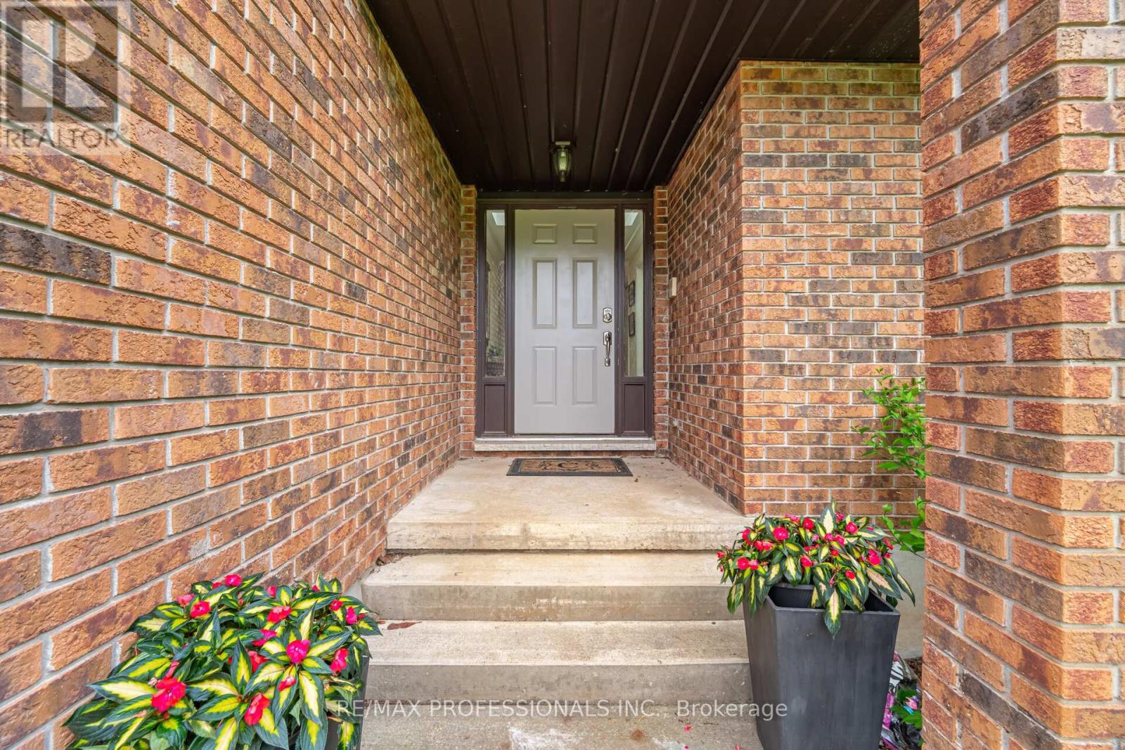 12130 Eighth Line, Halton Hills (Glen Williams), Ontario  L7G 4S4 - Photo 4 - W12690796