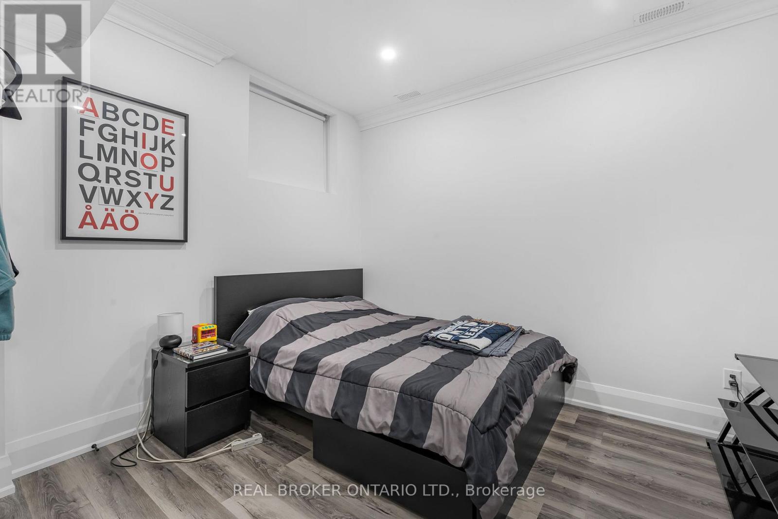 Bsmt - 330 Maple Avenue, Halton Hills (Georgetown), Ontario  L7G 1X1 - Photo 17 - W12692570