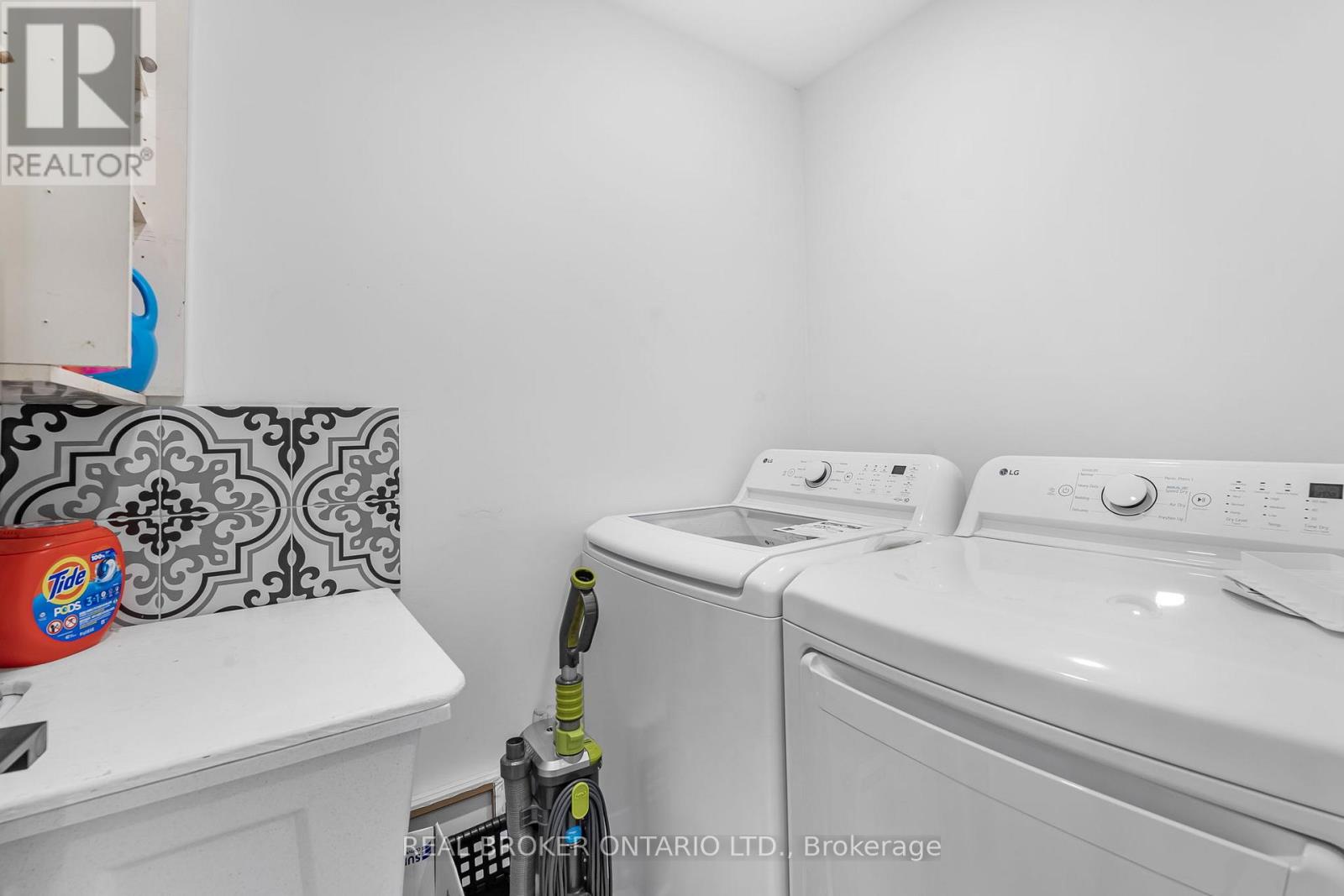 Bsmt - 330 Maple Avenue, Halton Hills (Georgetown), Ontario  L7G 1X1 - Photo 18 - W12692570