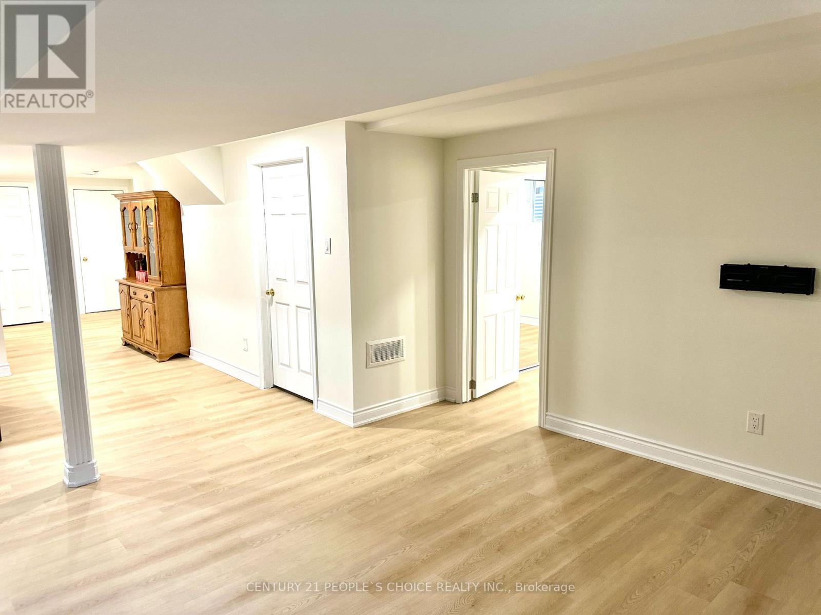 Bsmt - 319 Barber Drive, Halton Hills (Georgetown), Ontario  L7G 5H7 - Photo 10 - W12692700