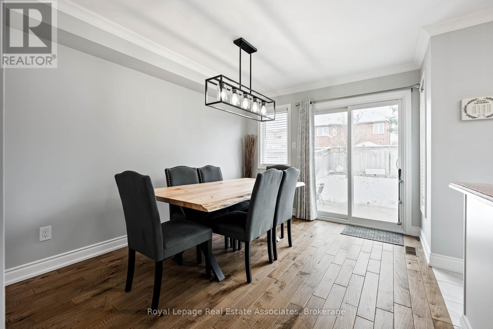 51 Curry Crescent, Halton Hills (Georgetown), Ontario  L7G 5T1 - Photo 10 - W12692730