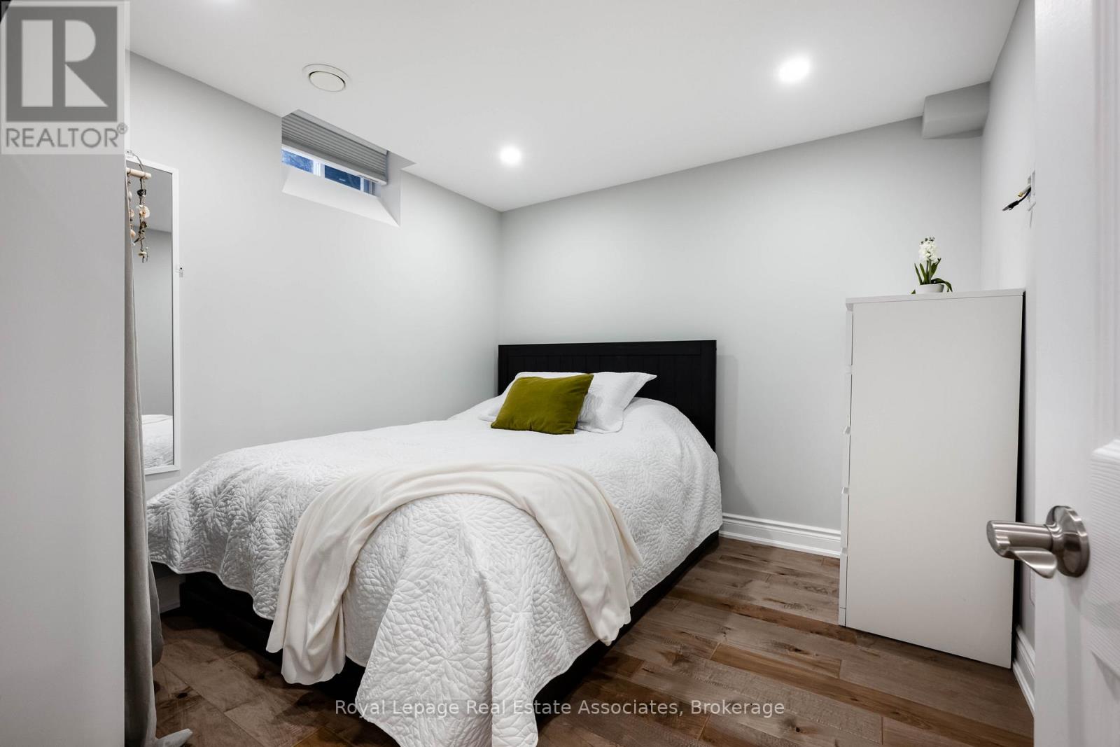 51 Curry Crescent, Halton Hills (Georgetown), Ontario  L7G 5T1 - Photo 31 - W12692730