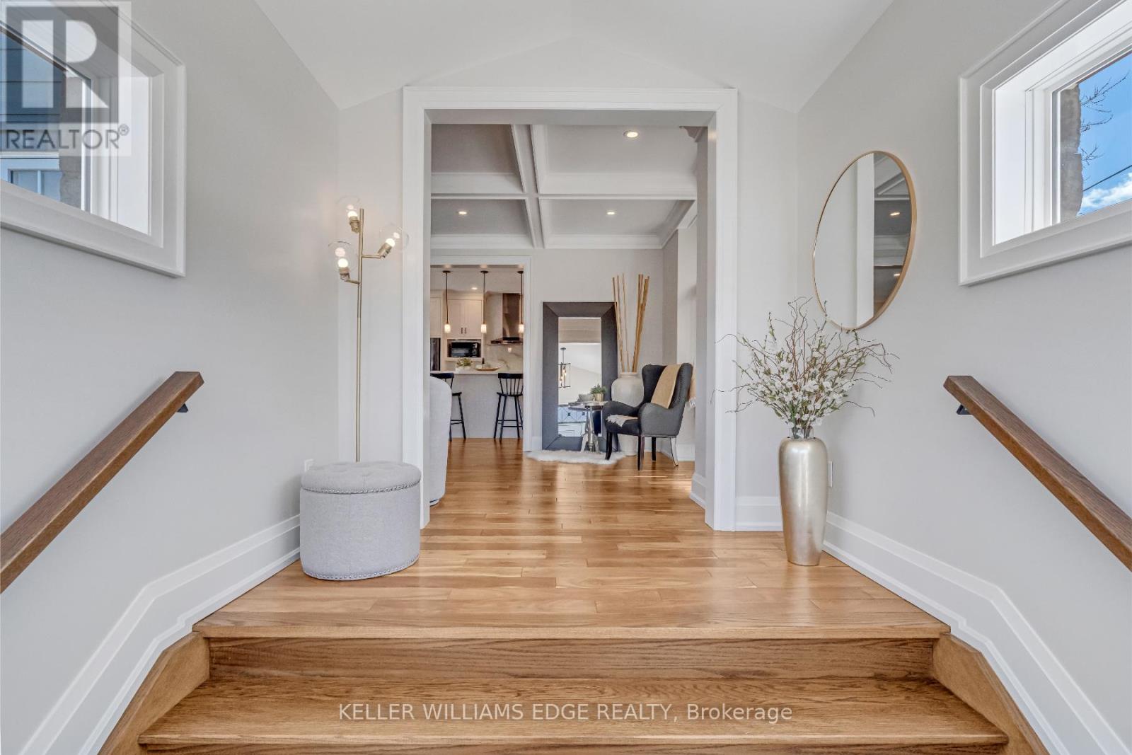 6 Credit Street, Halton Hills (Glen Williams), Ontario  L7G 2W1 - Photo 4 - W12694216