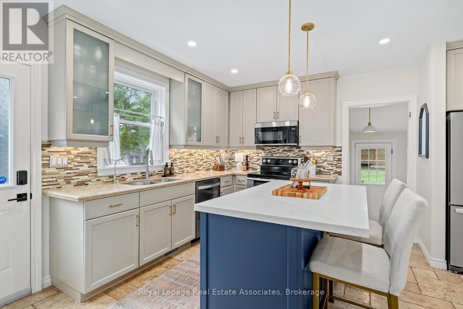 119 Crescent Street, Halton Hills (Ac Acton), Ontario  L7J 2E1 - Photo 16 - W12694268