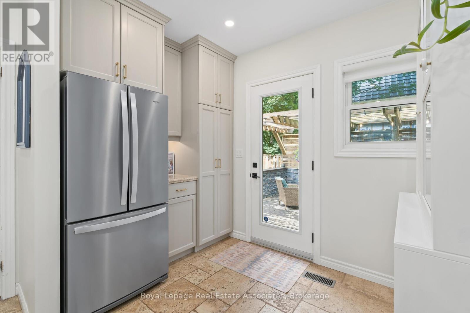 119 Crescent Street, Halton Hills (Ac Acton), Ontario  L7J 2E1 - Photo 18 - W12694268