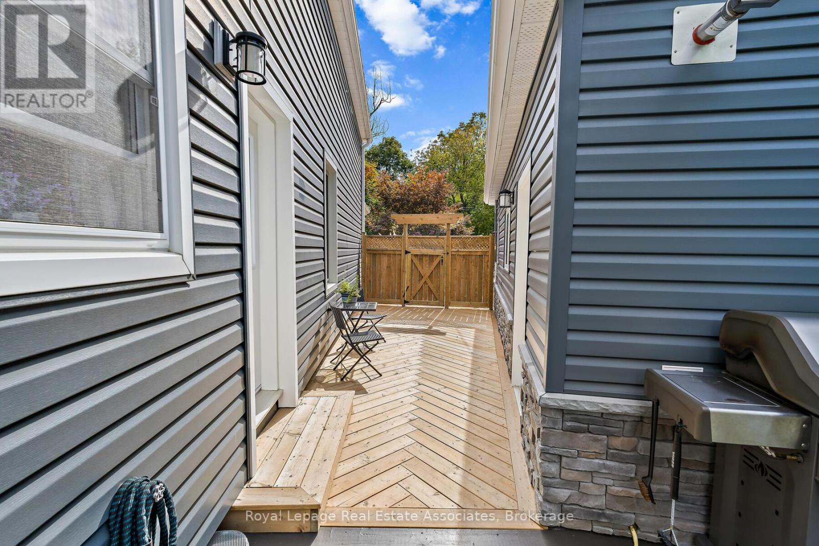 119 Crescent Street, Halton Hills (Ac Acton), Ontario  L7J 2E1 - Photo 33 - W12694268