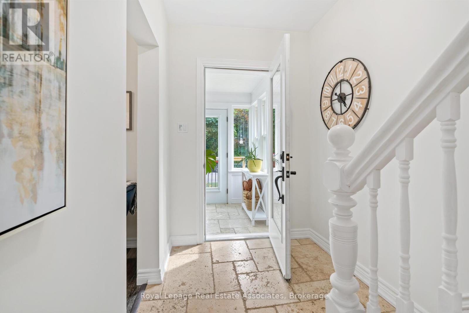 119 Crescent Street, Halton Hills (Ac Acton), Ontario  L7J 2E1 - Photo 8 - W12694268