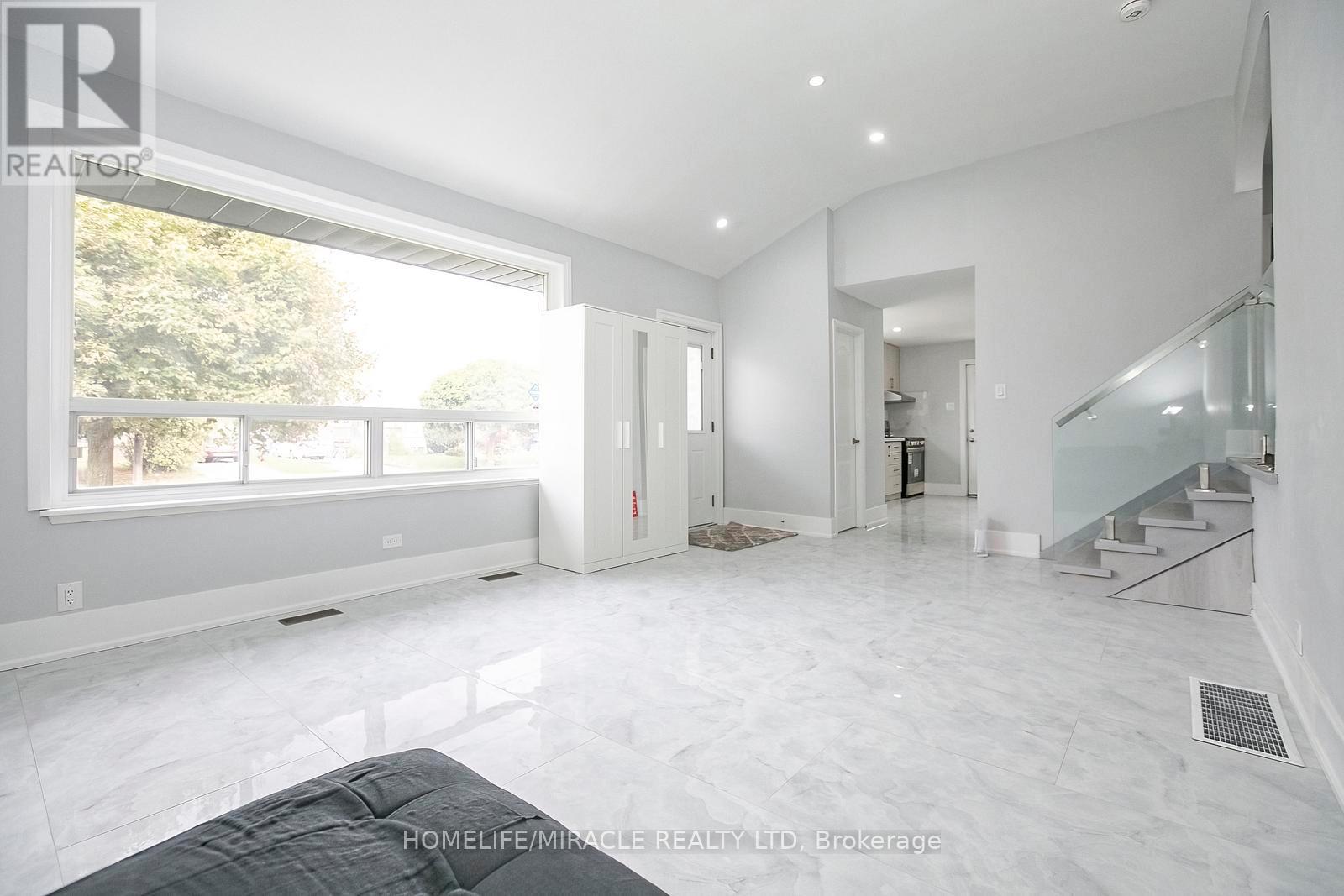 76 Raylawn Crescent, Halton Hills (Georgetown), Ontario  L7G 4N1 - Photo 11 - W12694378