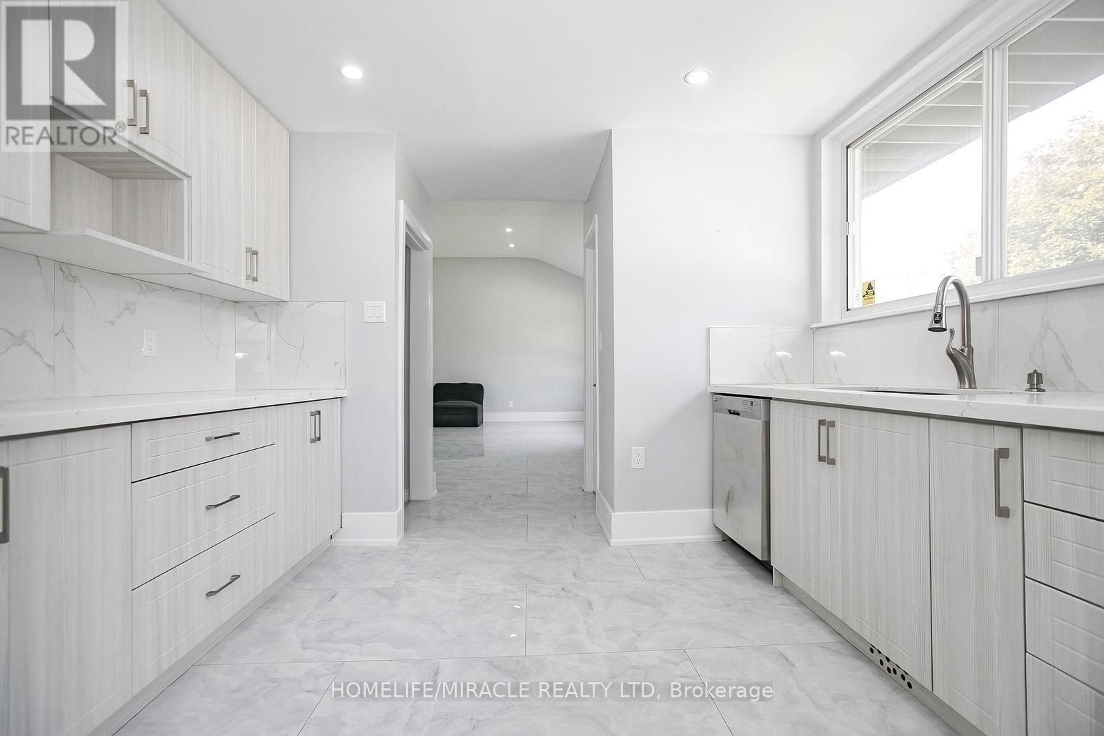 76 Raylawn Crescent, Halton Hills (Georgetown), Ontario  L7G 4N1 - Photo 15 - W12694378