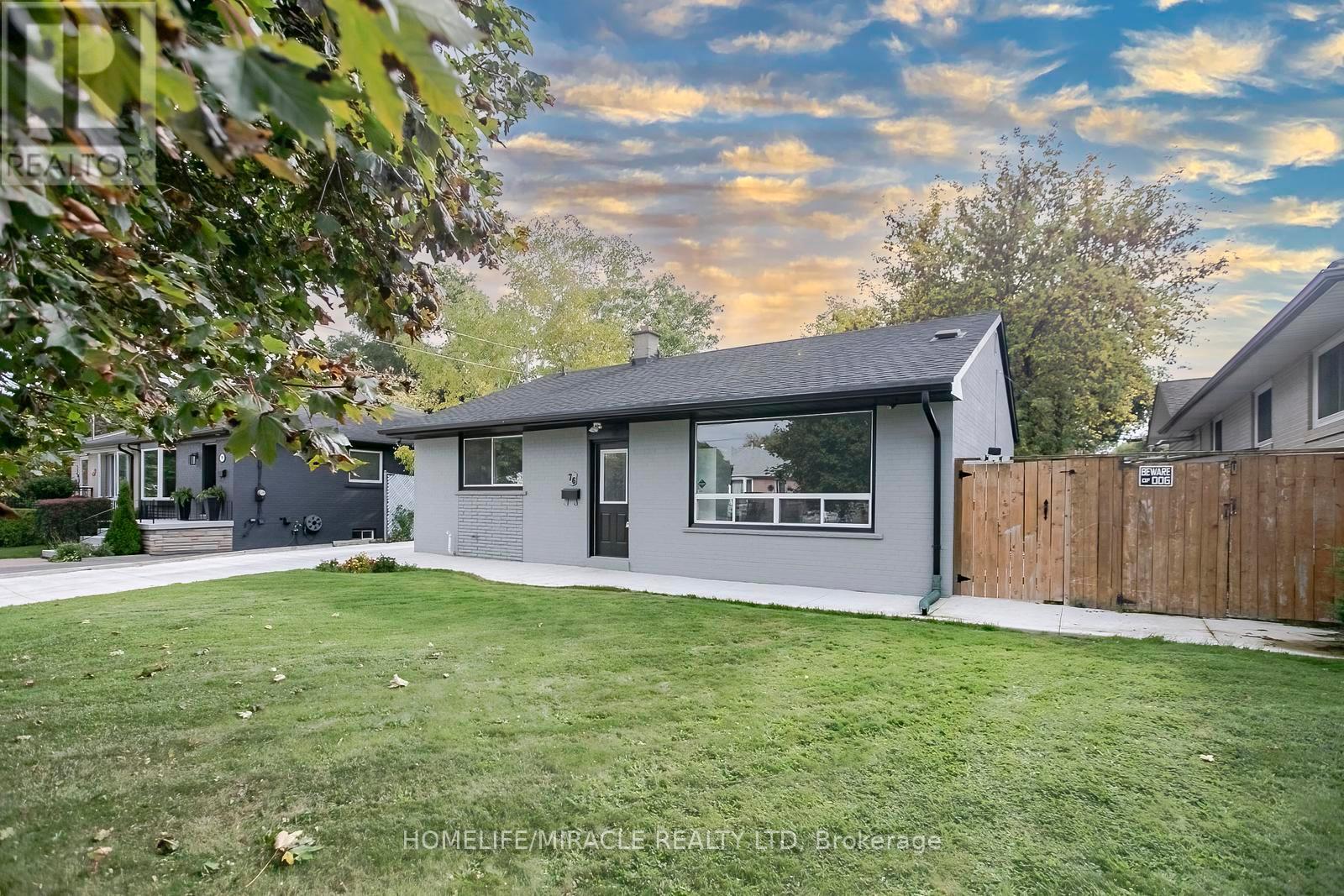 76 Raylawn Crescent, Halton Hills (Georgetown), Ontario  L7G 4N1 - Photo 2 - W12694378