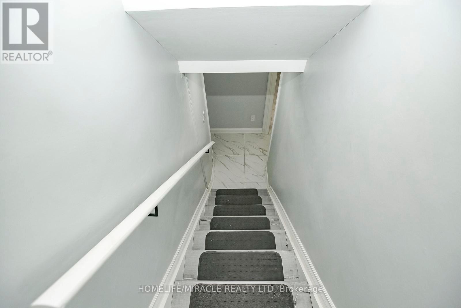 76 Raylawn Crescent, Halton Hills (Georgetown), Ontario  L7G 4N1 - Photo 32 - W12694378