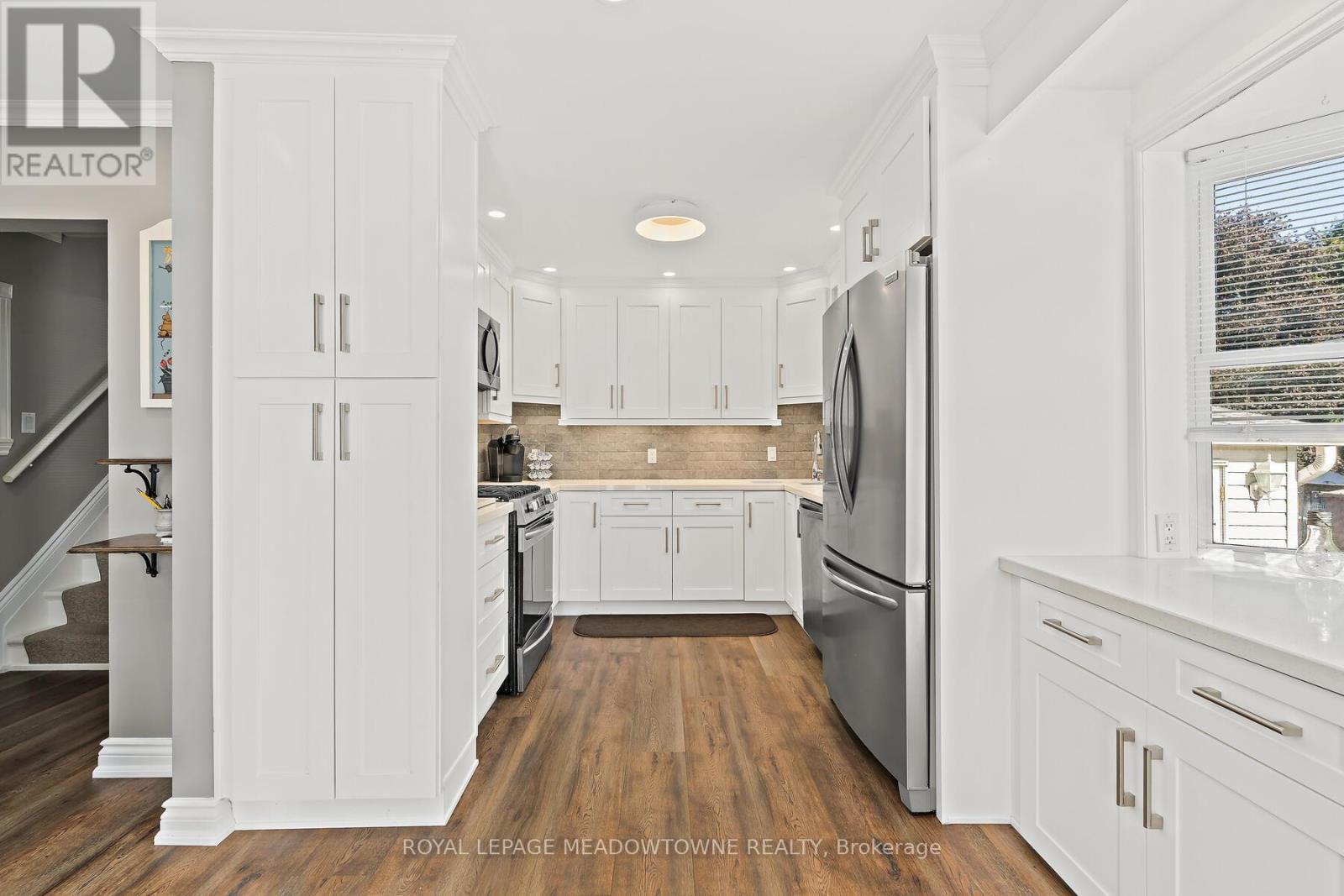 7 Temple Road, Halton Hills (Georgetown), Ontario  L7G 3J6 - Photo 11 - W12697714