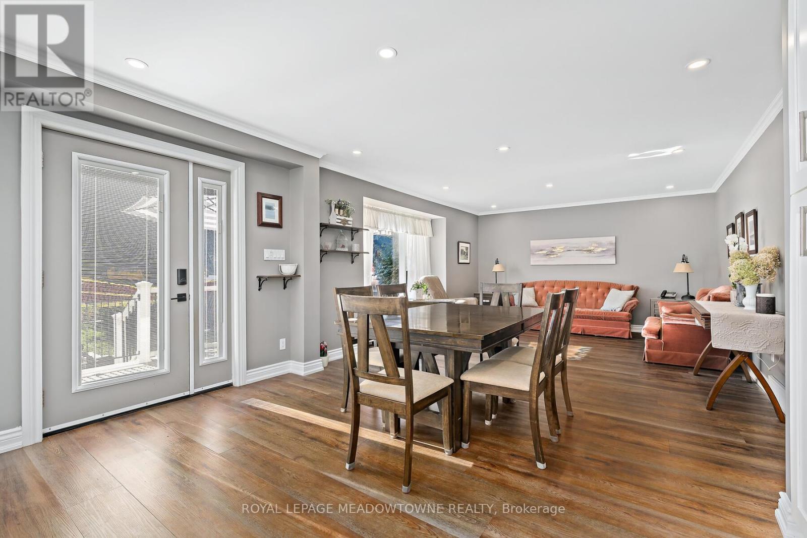 7 Temple Road, Halton Hills (Georgetown), Ontario  L7G 3J6 - Photo 5 - W12697714