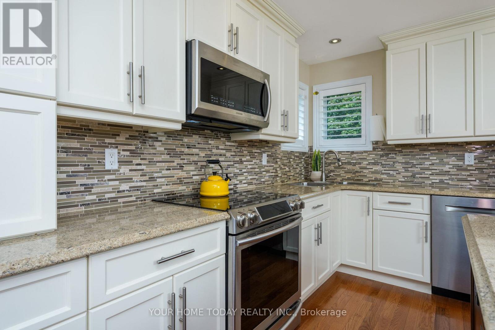 78 Harley Avenue, Halton Hills (Georgetown), Ontario  L7G 5R8 - Photo 14 - W12699314