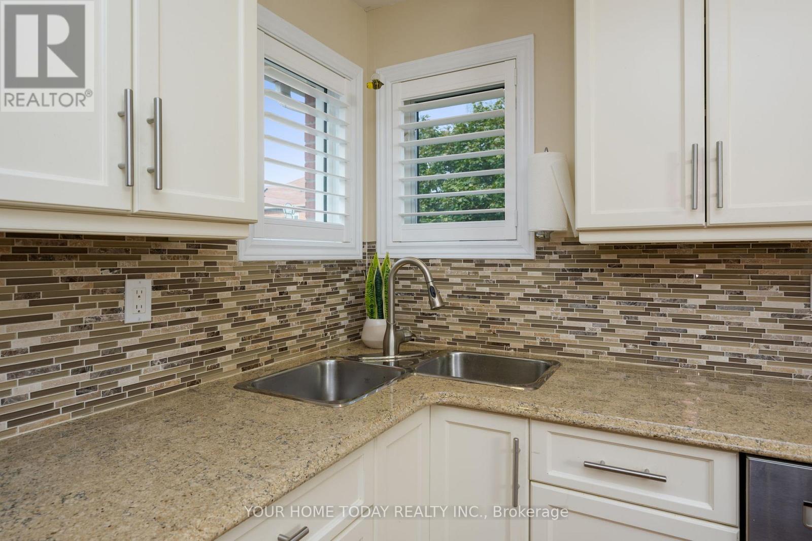 78 Harley Avenue, Halton Hills (Georgetown), Ontario  L7G 5R8 - Photo 15 - W12699314