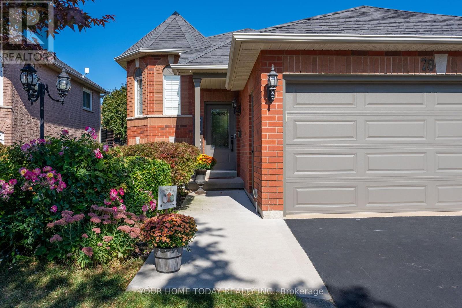 78 Harley Avenue, Halton Hills (Georgetown), Ontario  L7G 5R8 - Photo 4 - W12699314