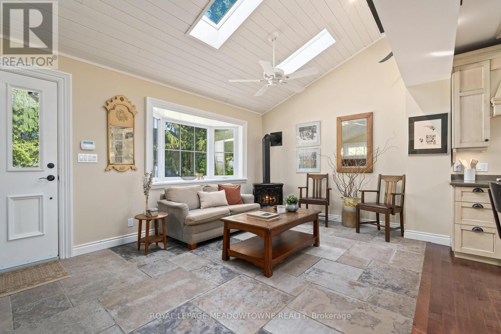 10319 15 Side Road, Halton Hills (Rural Halton Hills), Ontario  L7G 4S6 - Photo 8 - W12702718