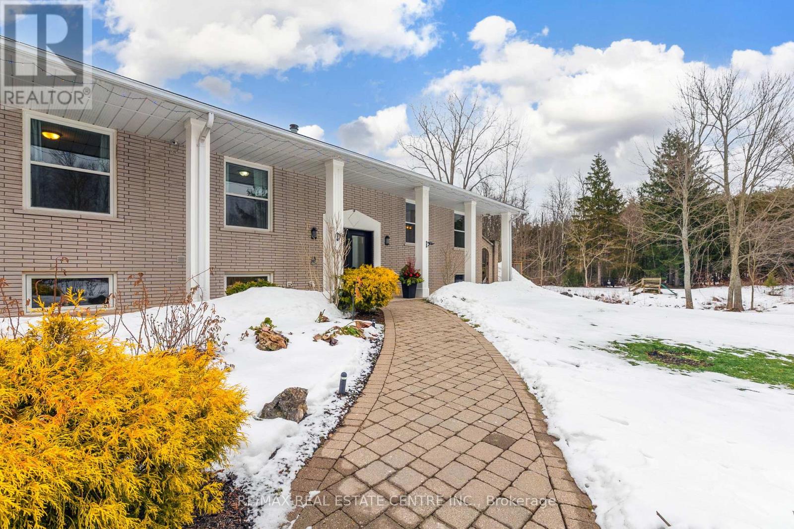 10457 Darkwood Road, Milton, Ontario  L0P 1J0 - Photo 7 - W12704064