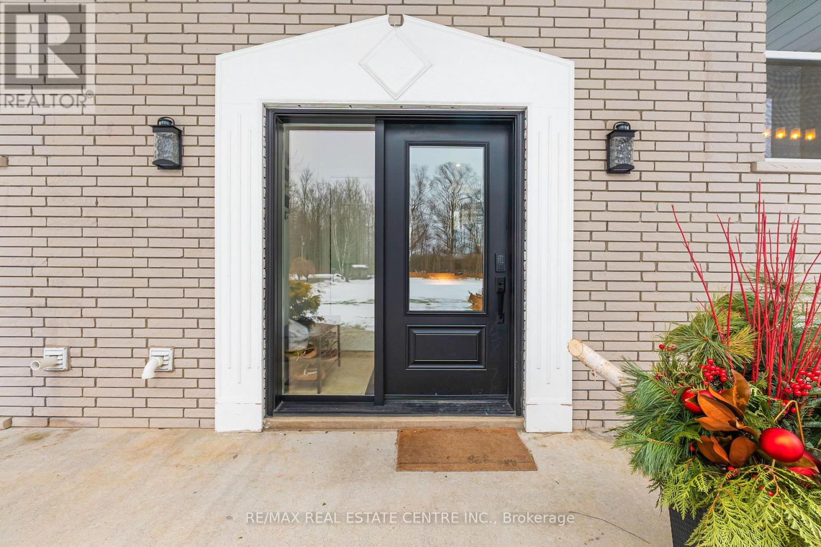 10457 Darkwood Road, Milton, Ontario  L0P 1J0 - Photo 8 - W12704064