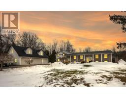 <div class="price">$2,250,000</div> 10457 Darkwood Road, Milton<br><div style="margin-bottom:8px;"><small>RE/MAX Real Estate Centre Inc.</small></div><div class='bed_bath'>6 Bed | 5 Bath</div>