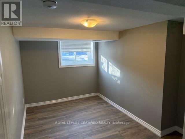 Lower - 6 Prince Charles Drive, Halton Hills (Georgetown), Ontario  L7G 3T7 - Photo 13 - W12705944