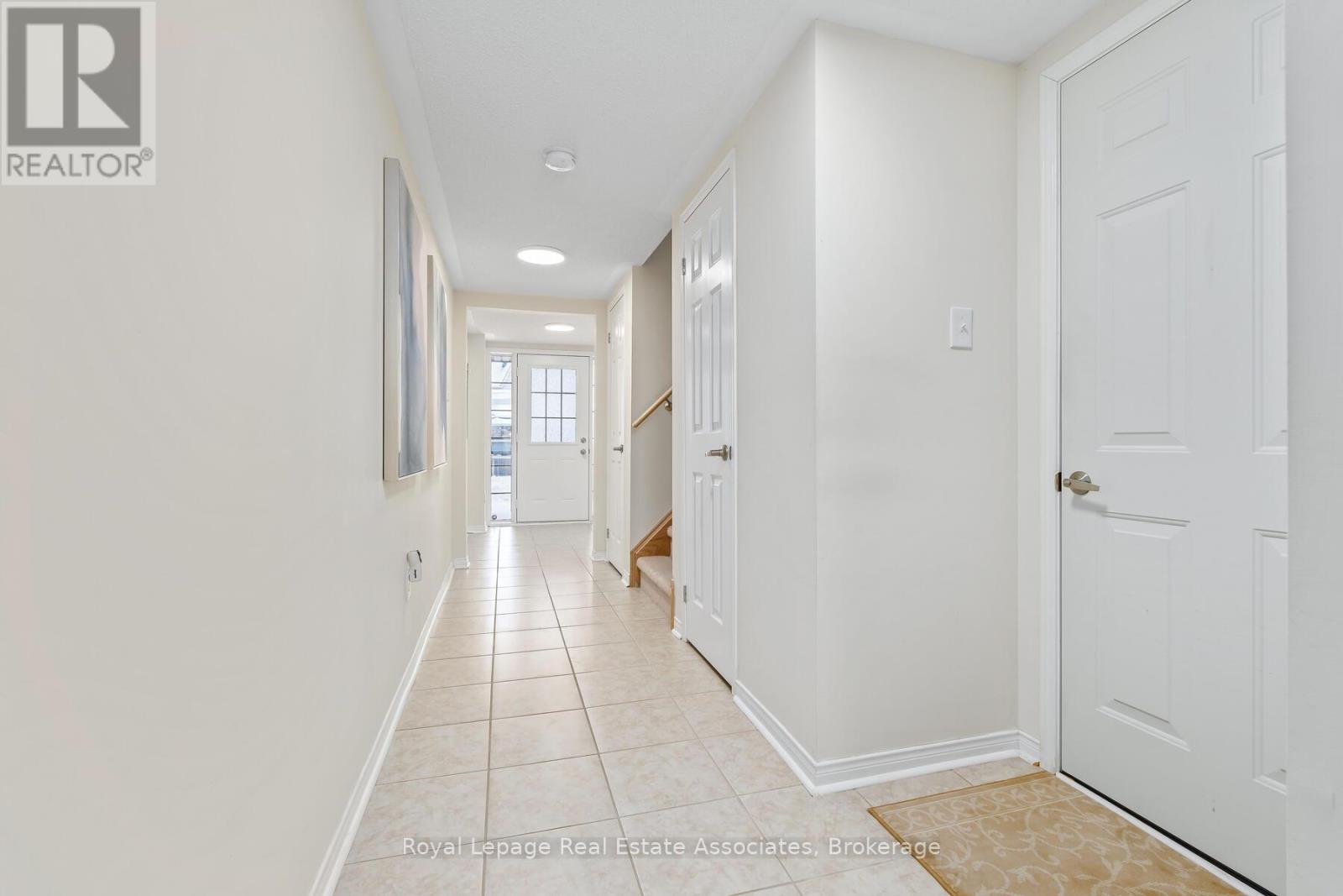 64 Batiste Trail, Halton Hills (Georgetown), Ontario  L7G 0H2 - Photo 4 - W12708040