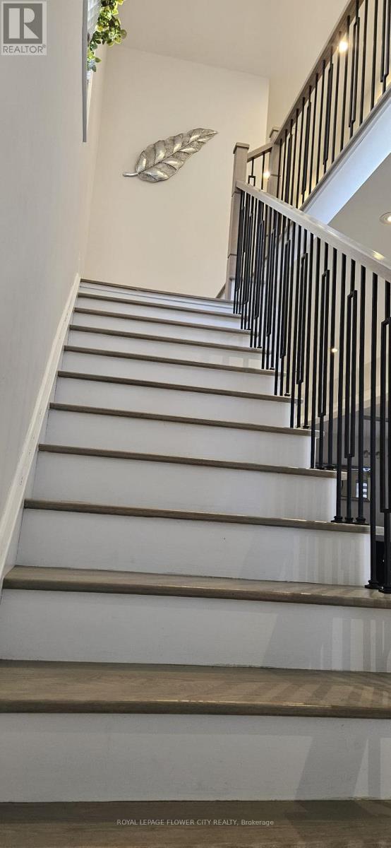 7 Overstone Road, Halton Hills (Georgetown), Ontario  L7G 0N5 - Photo 15 - W12709038