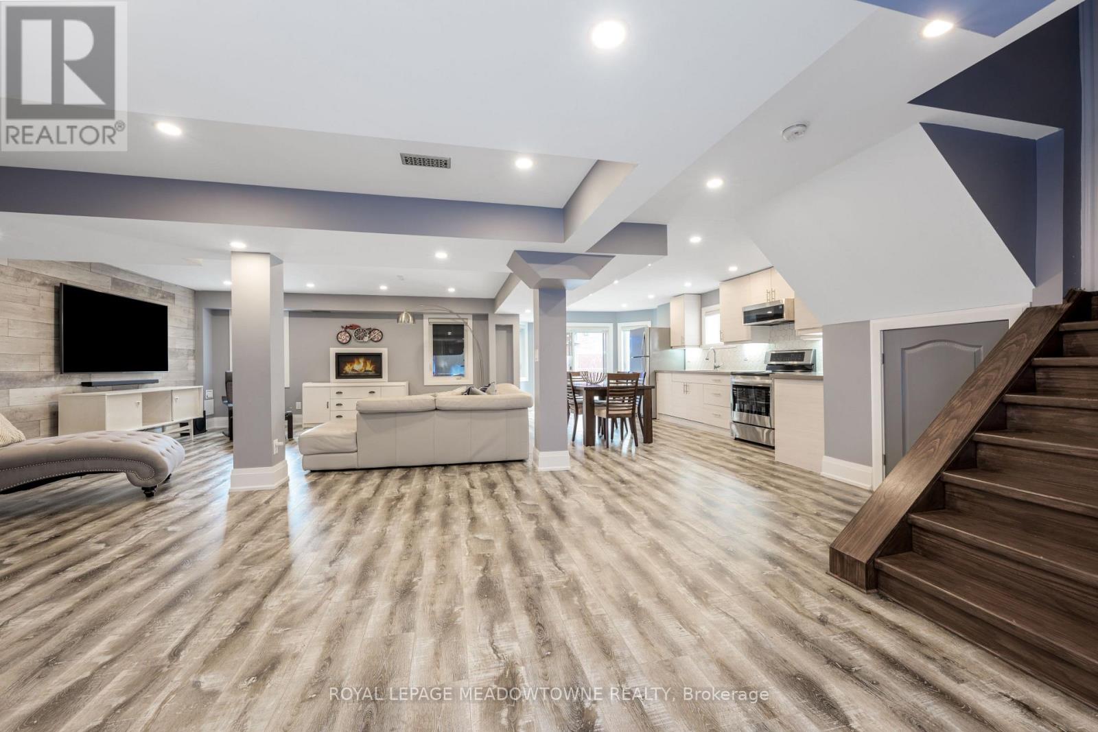 71 Northwest Court, Halton Hills (Georgetown), Ontario  L7G 0K7 - Photo 34 - W12710752