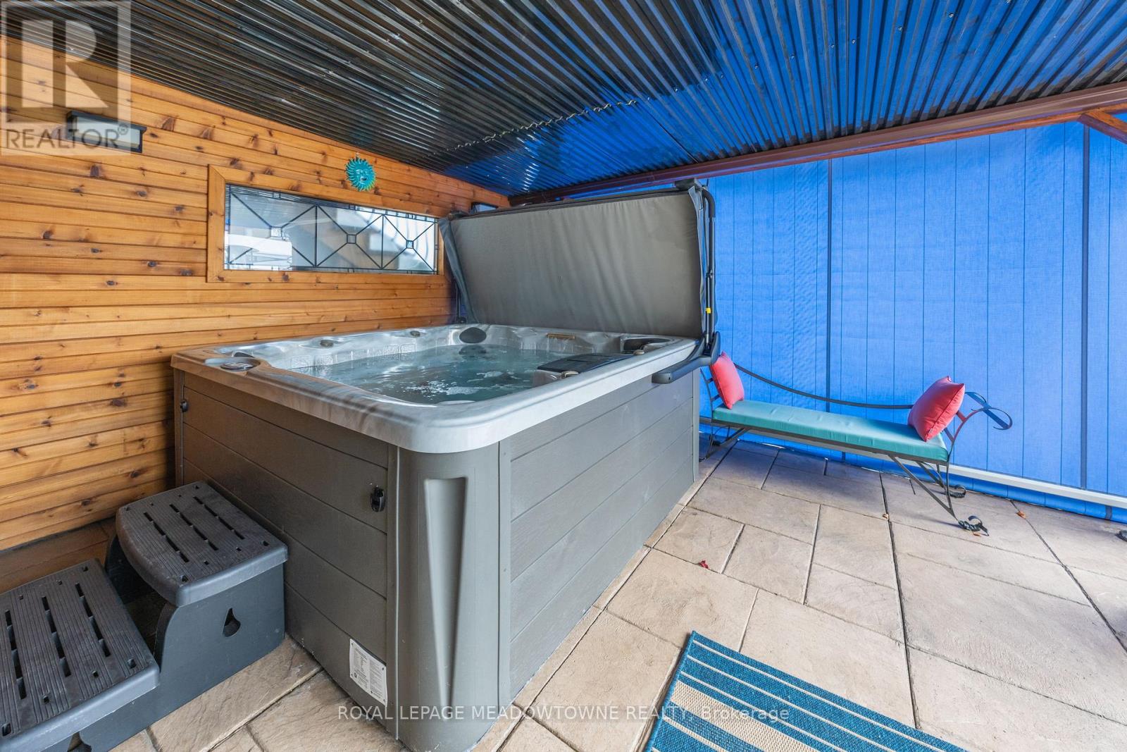 71 Northwest Court, Halton Hills (Georgetown), Ontario  L7G 0K7 - Photo 44 - W12710752