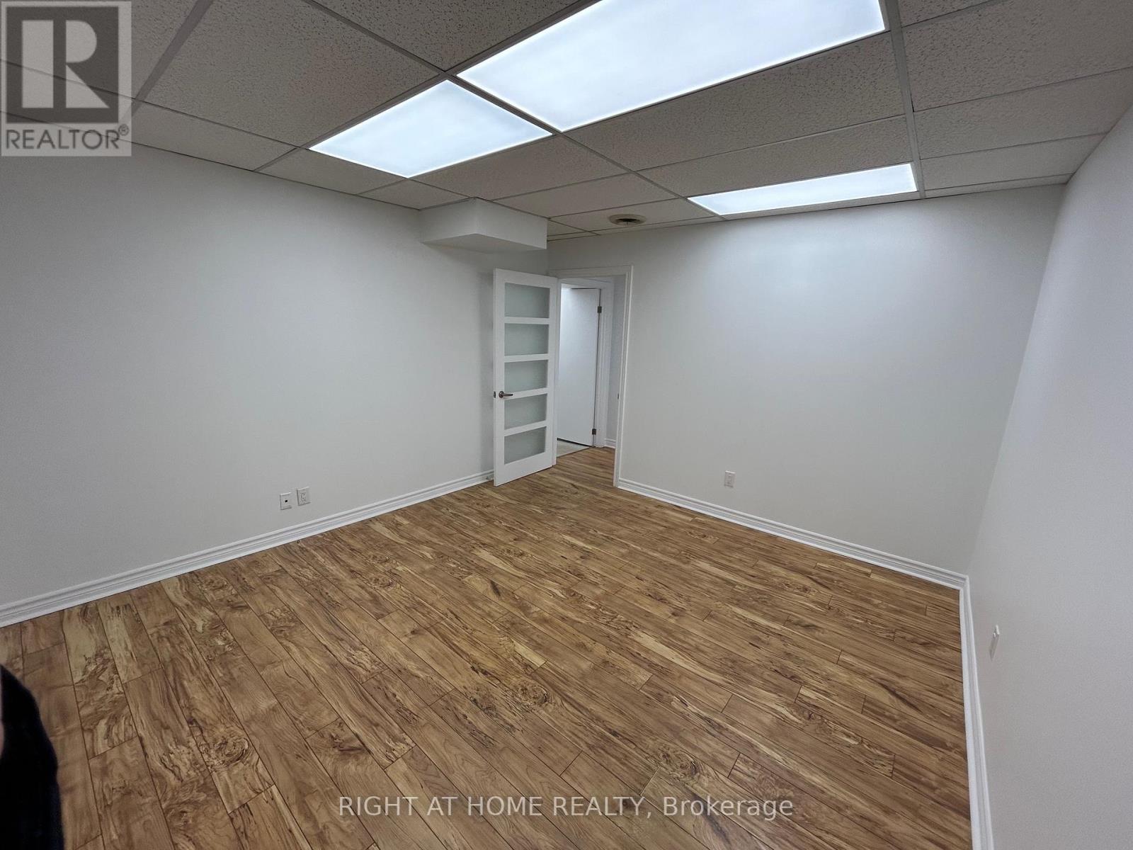 5 - 116 Guelph Street, Halton Hills (Georgetown), Ontario  L7G 4A3 - Photo 3 - W12716656