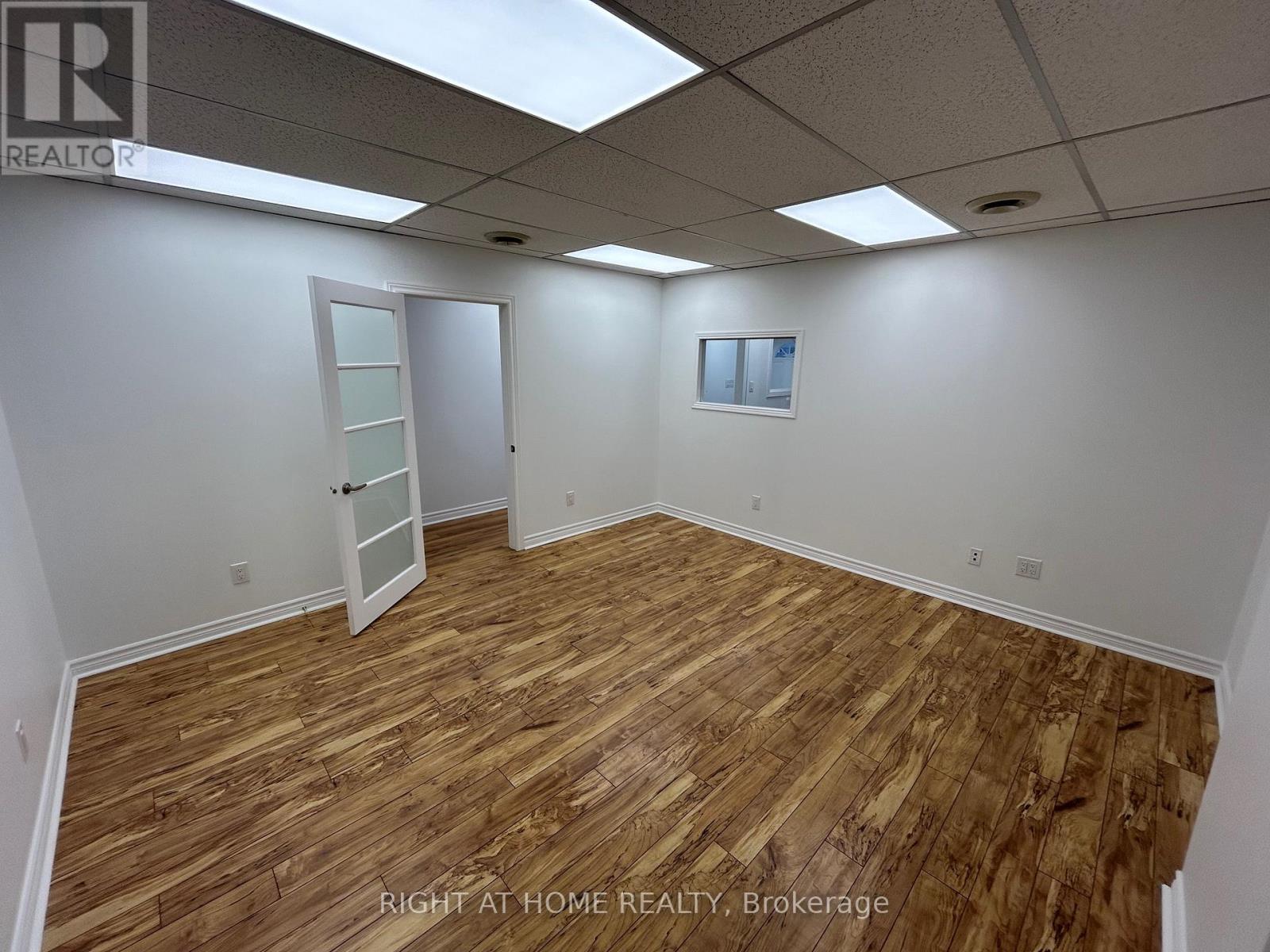 5 - 116 Guelph Street, Halton Hills (Georgetown), Ontario  L7G 4A3 - Photo 4 - W12716656