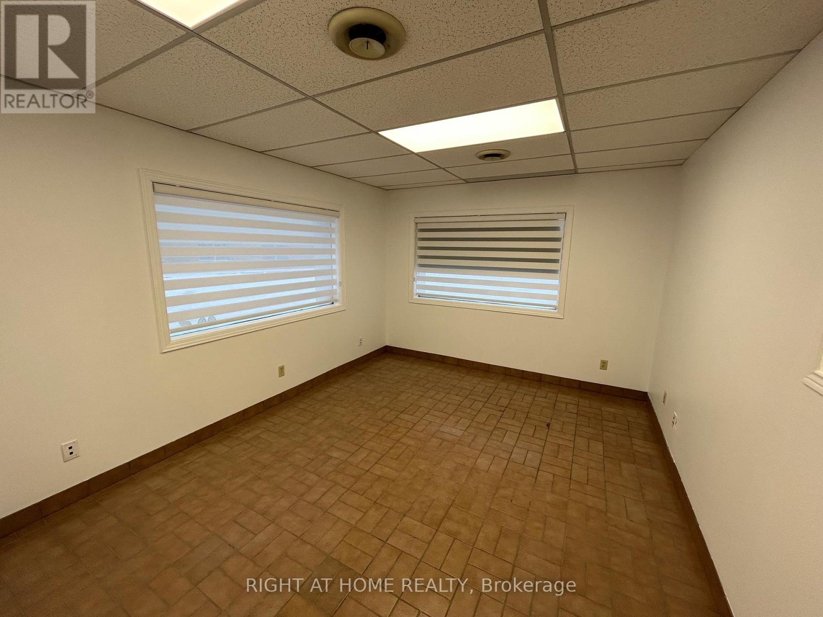 5 - 116 Guelph Street, Halton Hills (Georgetown), Ontario  L7G 4A3 - Photo 7 - W12716656