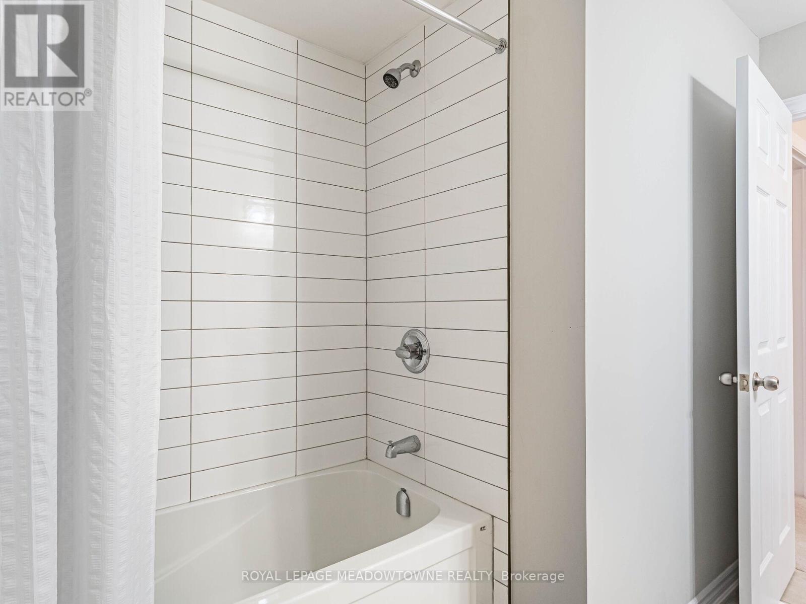 7 - 13 Braida Lane, Halton Hills (Ac Acton), Ontario  L7J 1P9 - Photo 38 - W12716860