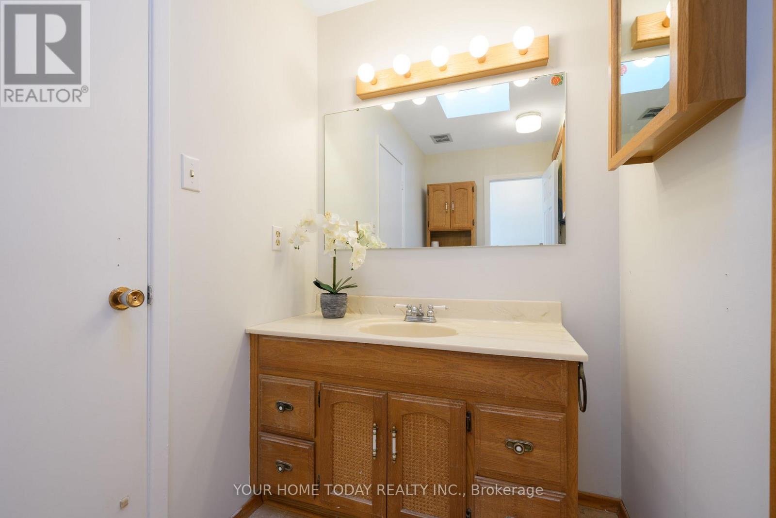 26 Fagan Drive, Halton Hills (Georgetown), Ontario  L7G 4P3 - Photo 19 - W12716954