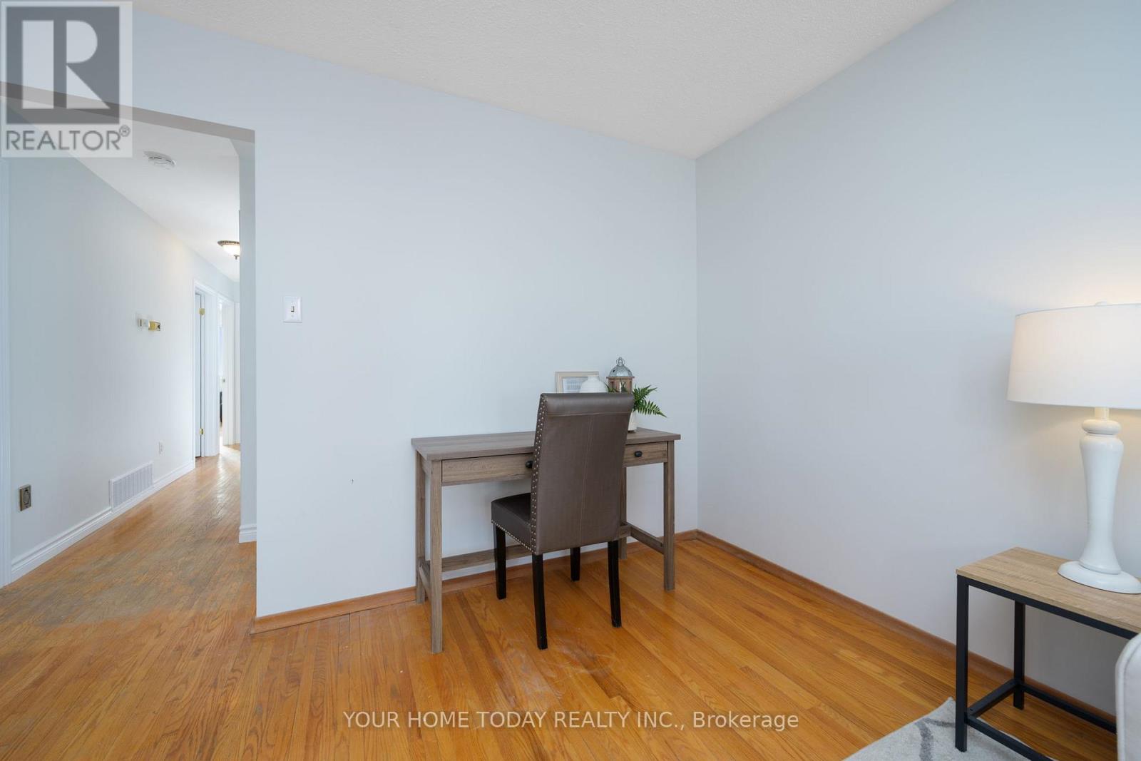 26 Fagan Drive, Halton Hills (Georgetown), Ontario  L7G 4P3 - Photo 9 - W12716954